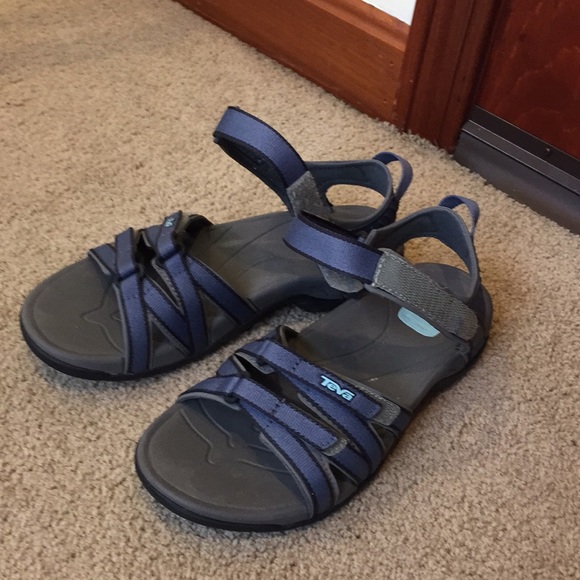 teva emmi sandal